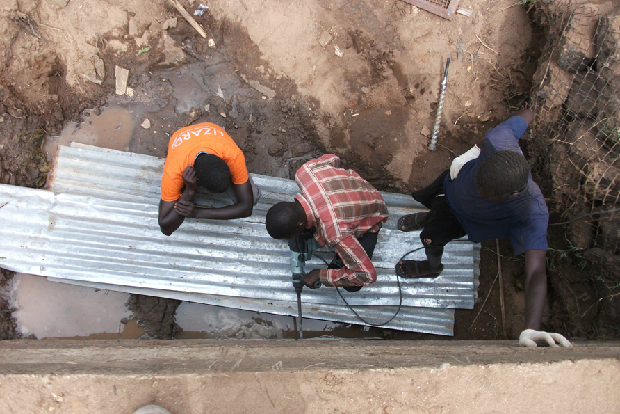Sud Sudan continuazione lavori per il prelevamento acqua